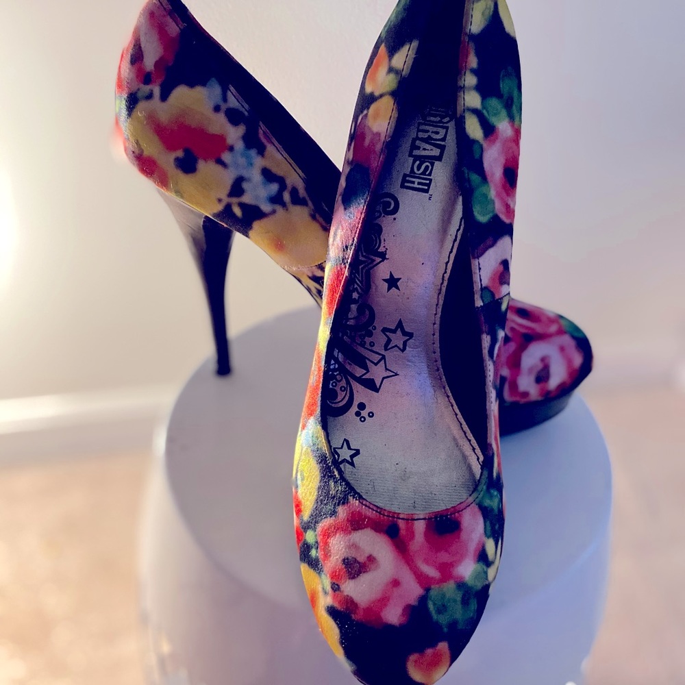 Floral print heels